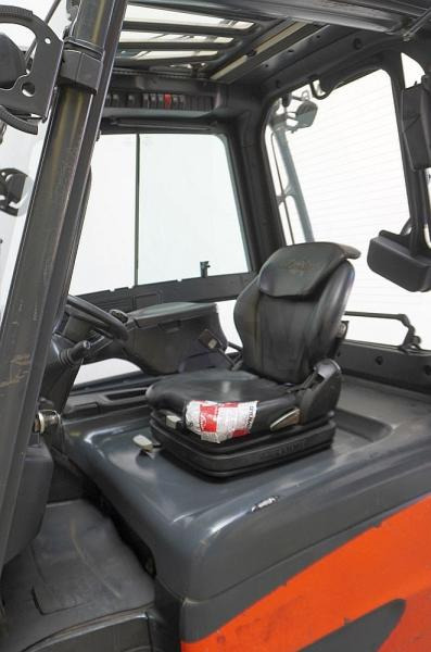 Linde E 35 HL 387 - Electric forklift: picture 3 Linde E 35 HL 387 - Electric forklift: picture 3