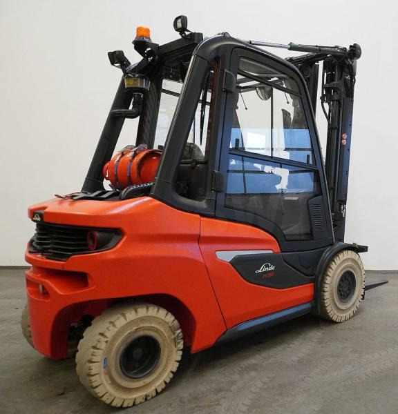 Linde H 35 T 1202-01 - LPG forklift: picture 3 Linde H 35 T 1202-01 - LPG forklift: picture 3