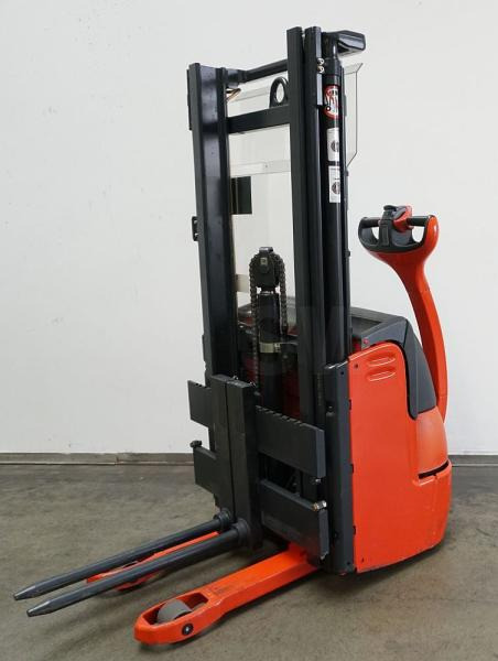 Linde L 10 379 - Stacker: picture 2 Linde L 10 379 - Stacker: picture 2