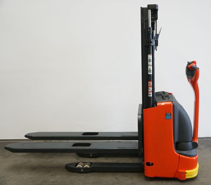 Linde L 12 1172-01 - Stacker: picture 3 Linde L 12 1172-01 - Stacker: picture 3