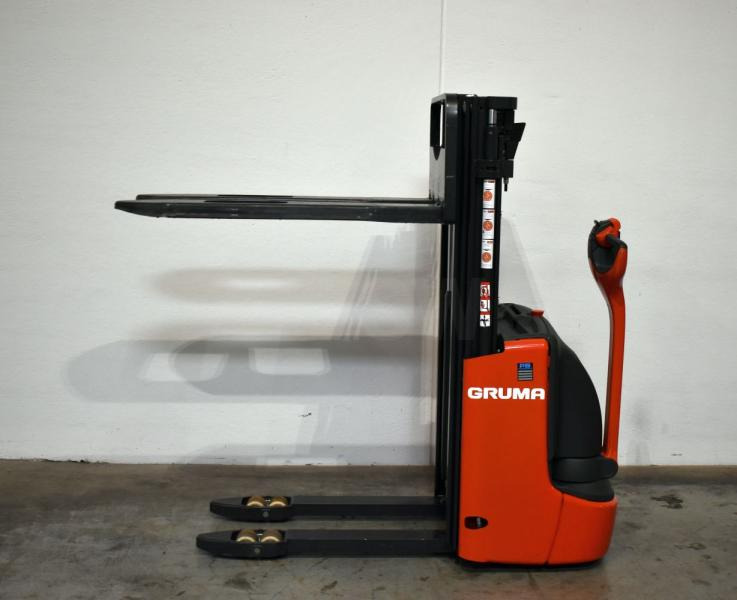 Linde L 12 1172-01 - Stacker: picture 3 Linde L 12 1172-01 - Stacker: picture 3