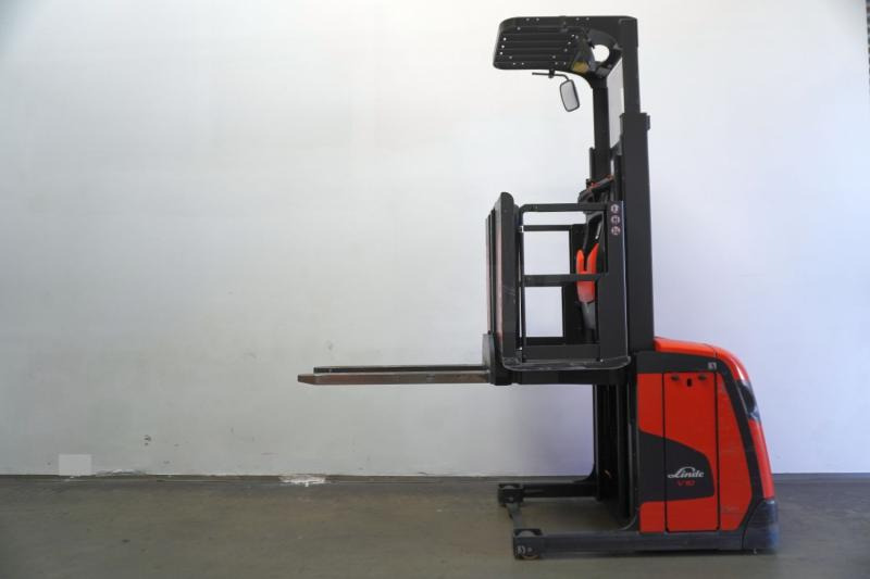 Linde V 10-02 5212-02 - Order picker: picture 4 Linde V 10-02 5212-02 - Order picker: picture 4