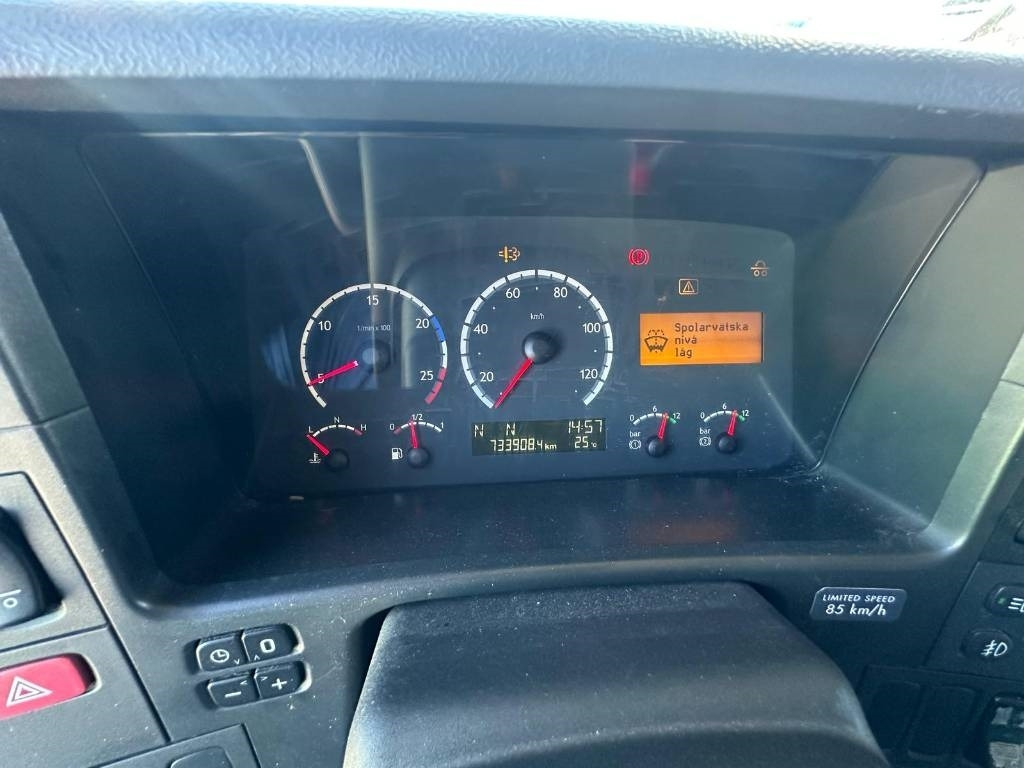 Scania P 420 LB6X2X4HNB serie 0424 - Refrigerator truck: picture 5 Scania P 420 LB6X2X4HNB serie 0424 - Refrigerator truck: picture 5