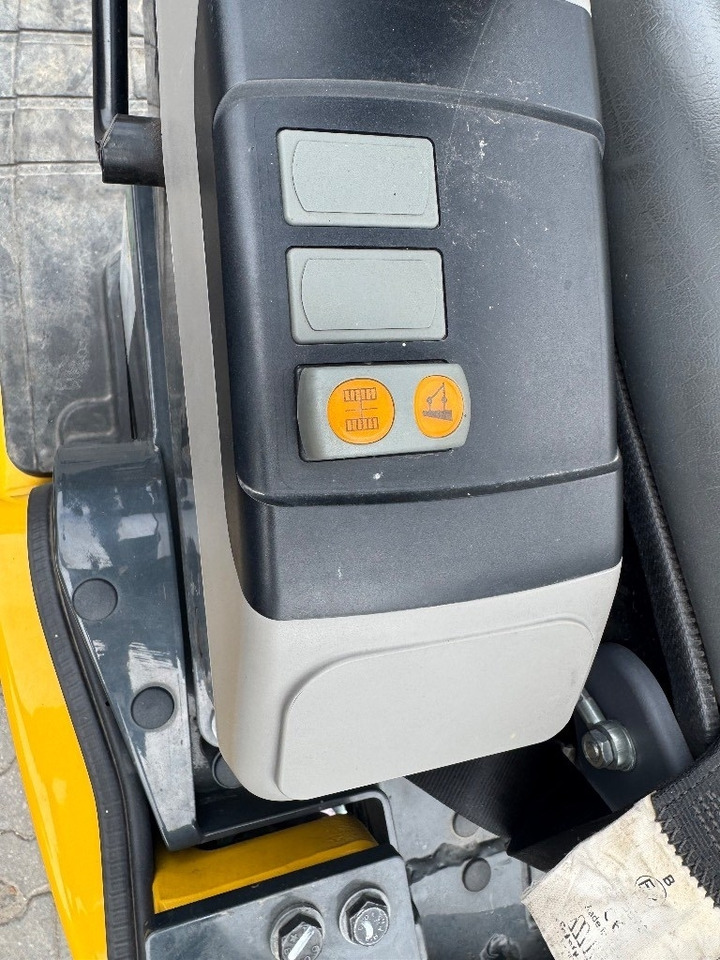 Komatsu PC 16 R-3HS - Mini excavator: picture 5 Komatsu PC 16 R-3HS - Mini excavator: picture 5