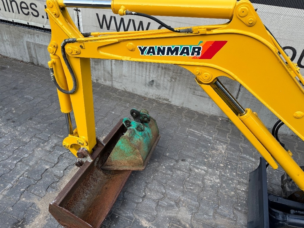 Yanmar B12 - Mini excavator: picture 4 Yanmar B12 - Mini excavator: picture 4