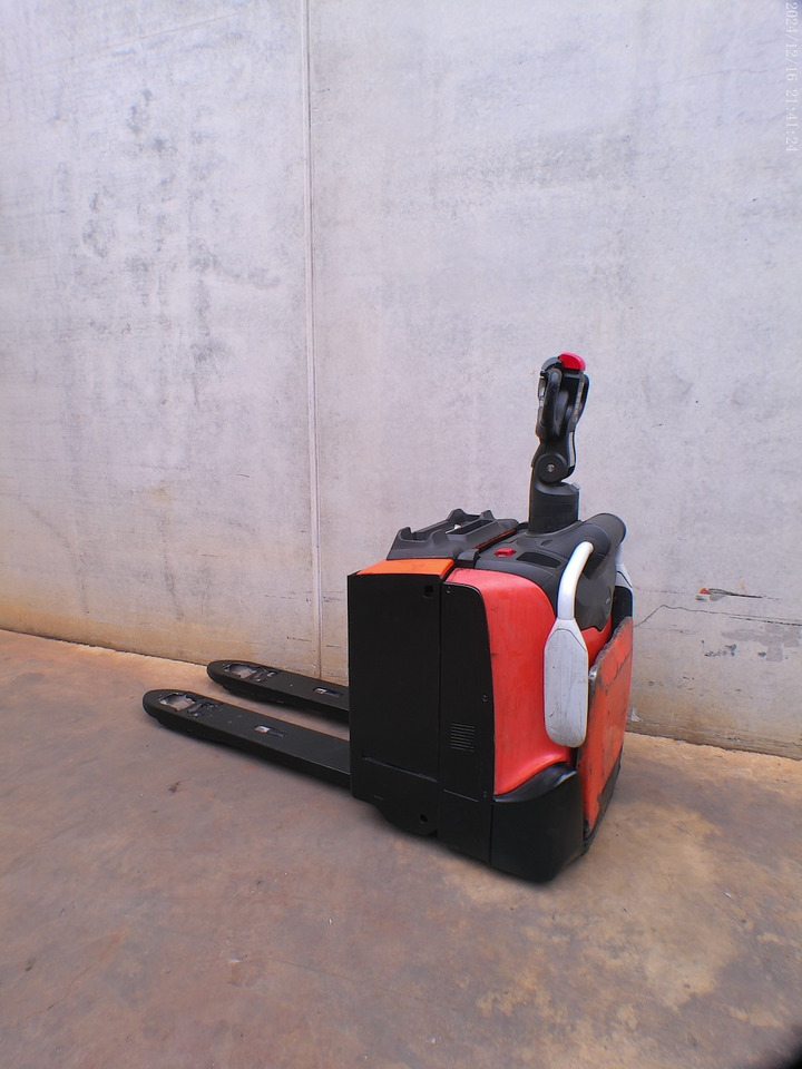 BT LPE 200 - Pallet truck: picture 1 BT LPE 200 - Pallet truck: picture 1