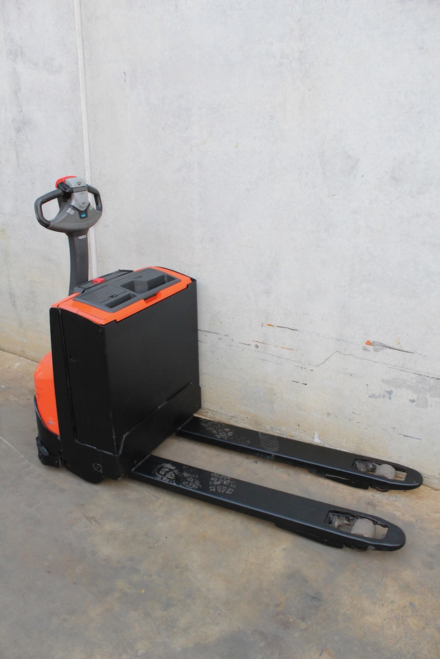 BT LWE 160 - Pallet truck: picture 3 BT LWE 160 - Pallet truck: picture 3