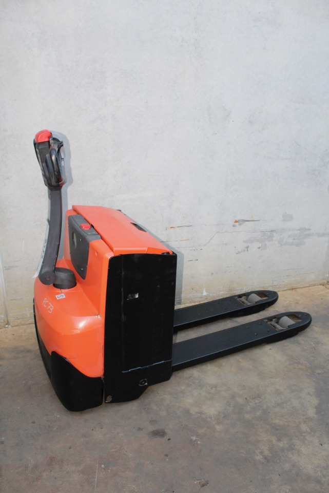 BT LWE 200 - Pallet truck: picture 3 BT LWE 200 - Pallet truck: picture 3
