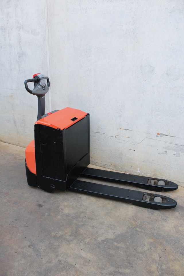 BT LWE 200 - Pallet truck: picture 4 BT LWE 200 - Pallet truck: picture 4