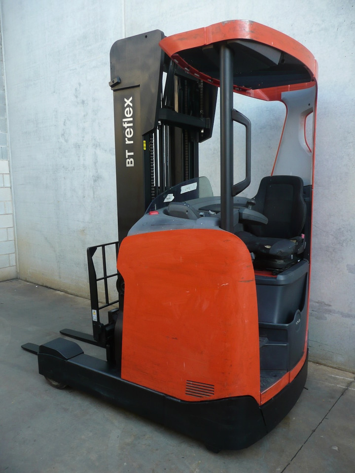 BT RRE 140 H - Reach truck: picture 4 BT RRE 140 H - Reach truck: picture 4