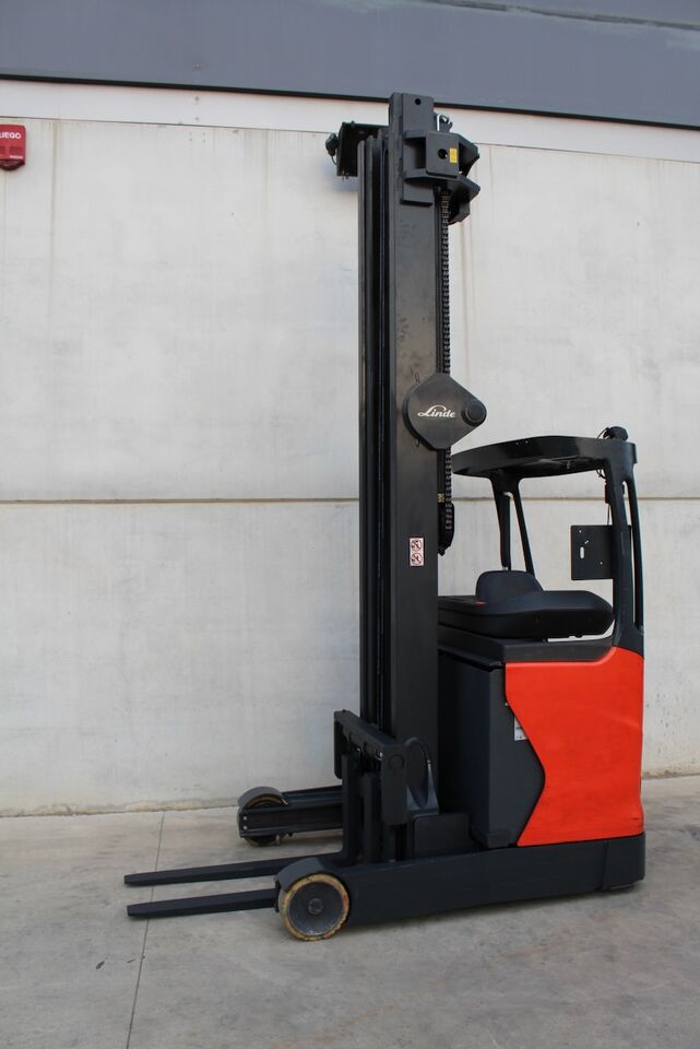 Linde R16HD - Reach truck: picture 3 Linde R16HD - Reach truck: picture 3