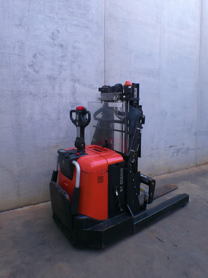 Toyota SPE 120 XR - Stacker: picture 3 Toyota SPE 120 XR - Stacker: picture 3