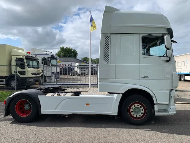 DAF XF 440 FT Euro6 SSC standairco 2 tanks TuV 09-2025 - Tractor truck: picture 4 DAF XF 440 FT Euro6 SSC standairco 2 tanks TuV 09-2025 - Tractor truck: picture 4