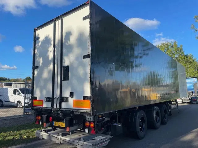 Van Eck UT-3B Steering axle 260 cm insteek Frigo carrier vector UT-3B H= 260 W= 250cm - Refrigerator semi-trailer: picture 4 Van Eck UT-3B Steering axle 260 cm insteek Frigo carrier vector UT-3B H= 260 W= 250cm - Refrigerator semi-trailer: picture 4
