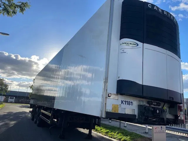 Van Eck UT-3B Steering axle 260 cm insteek Frigo carrier vector UT-3B H= 260 W= 250cm - Refrigerator semi-trailer: picture 3 Van Eck UT-3B Steering axle 260 cm insteek Frigo carrier vector UT-3B H= 260 W= 250cm - Refrigerator semi-trailer: picture 3