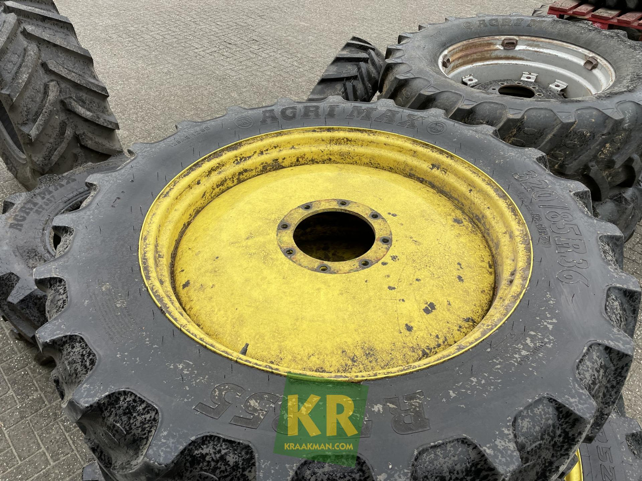 BKT BKT 320/85R36 op velg - Wheel and tire package for Agricultural machinery: picture 3 BKT BKT 320/85R36 op velg - Wheel and tire package for Agricultural machinery: picture 3