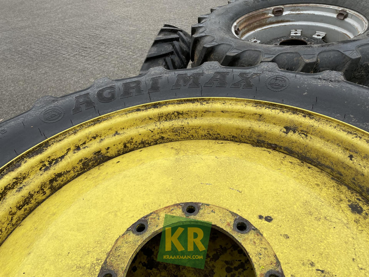 BKT BKT 320/85R36 op velg - Wheel and tire package for Agricultural machinery: picture 4 BKT BKT 320/85R36 op velg - Wheel and tire package for Agricultural machinery: picture 4