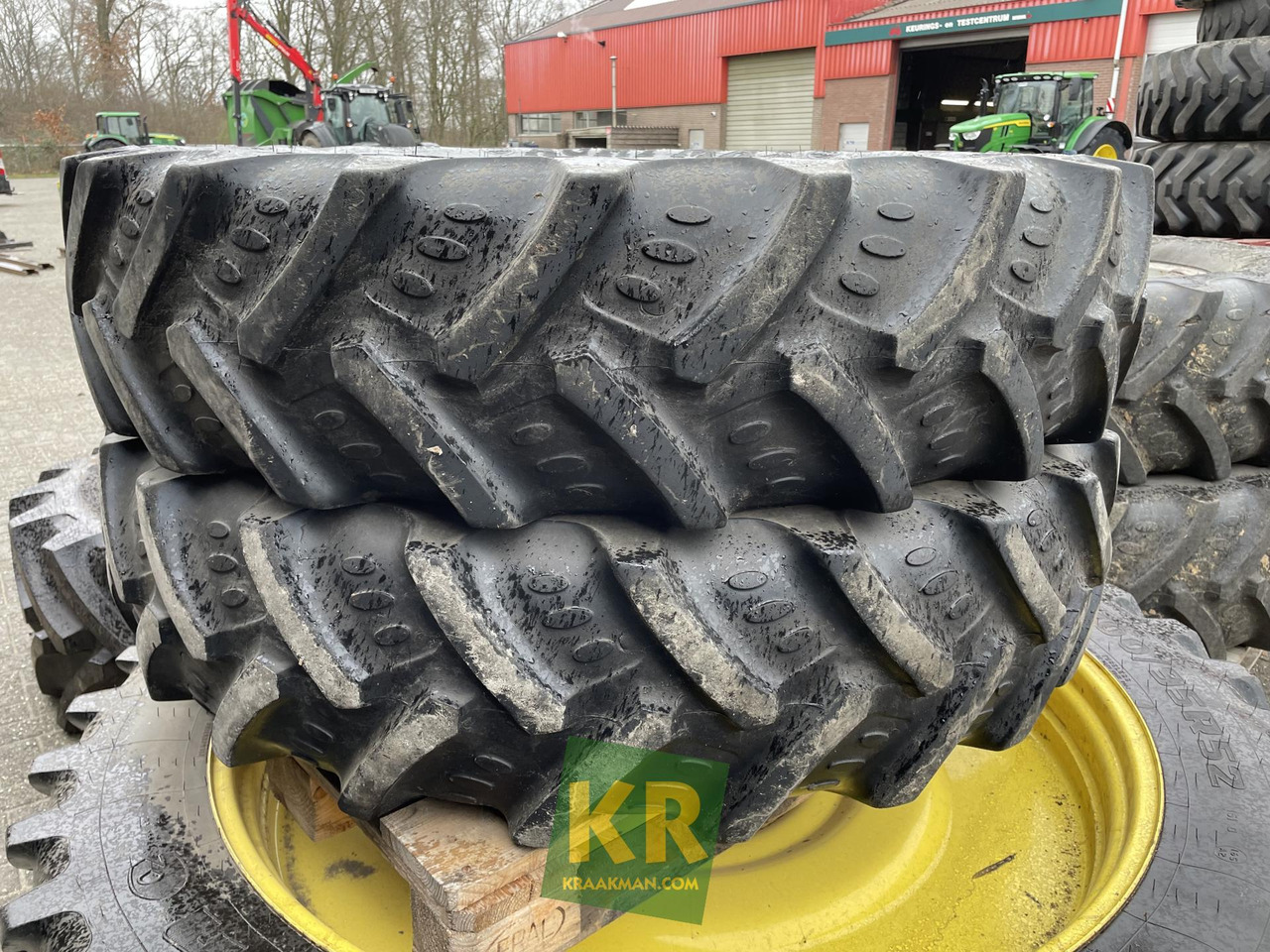 BKT BKT 320/85R36 op velg - Wheel and tire package for Agricultural machinery: picture 2 BKT BKT 320/85R36 op velg - Wheel and tire package for Agricultural machinery: picture 2