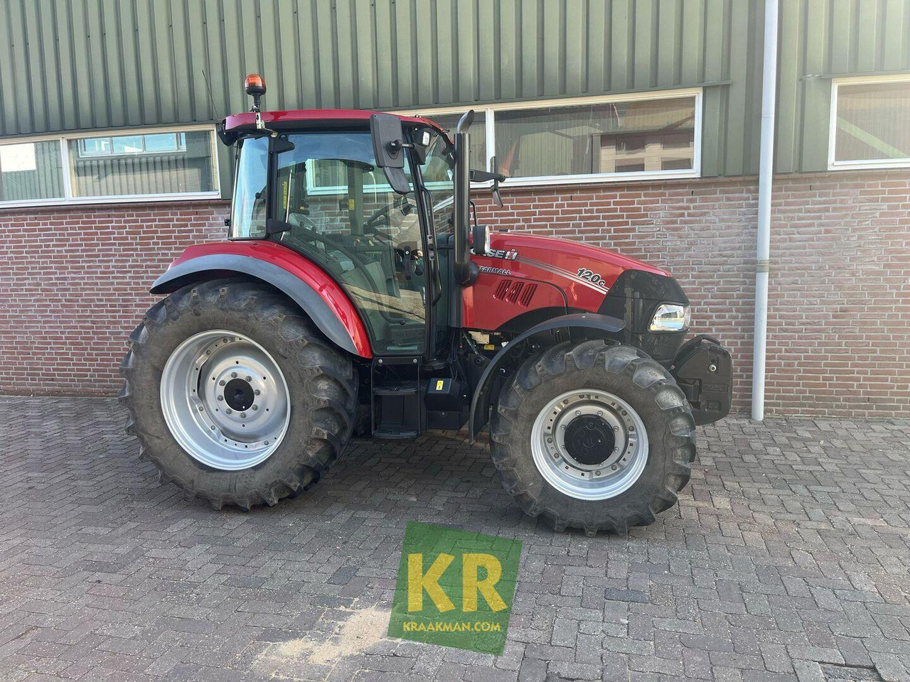 Farmall 120C Case IH International - Farm tractor: picture 1 Farmall 120C Case IH International - Farm tractor: picture 1