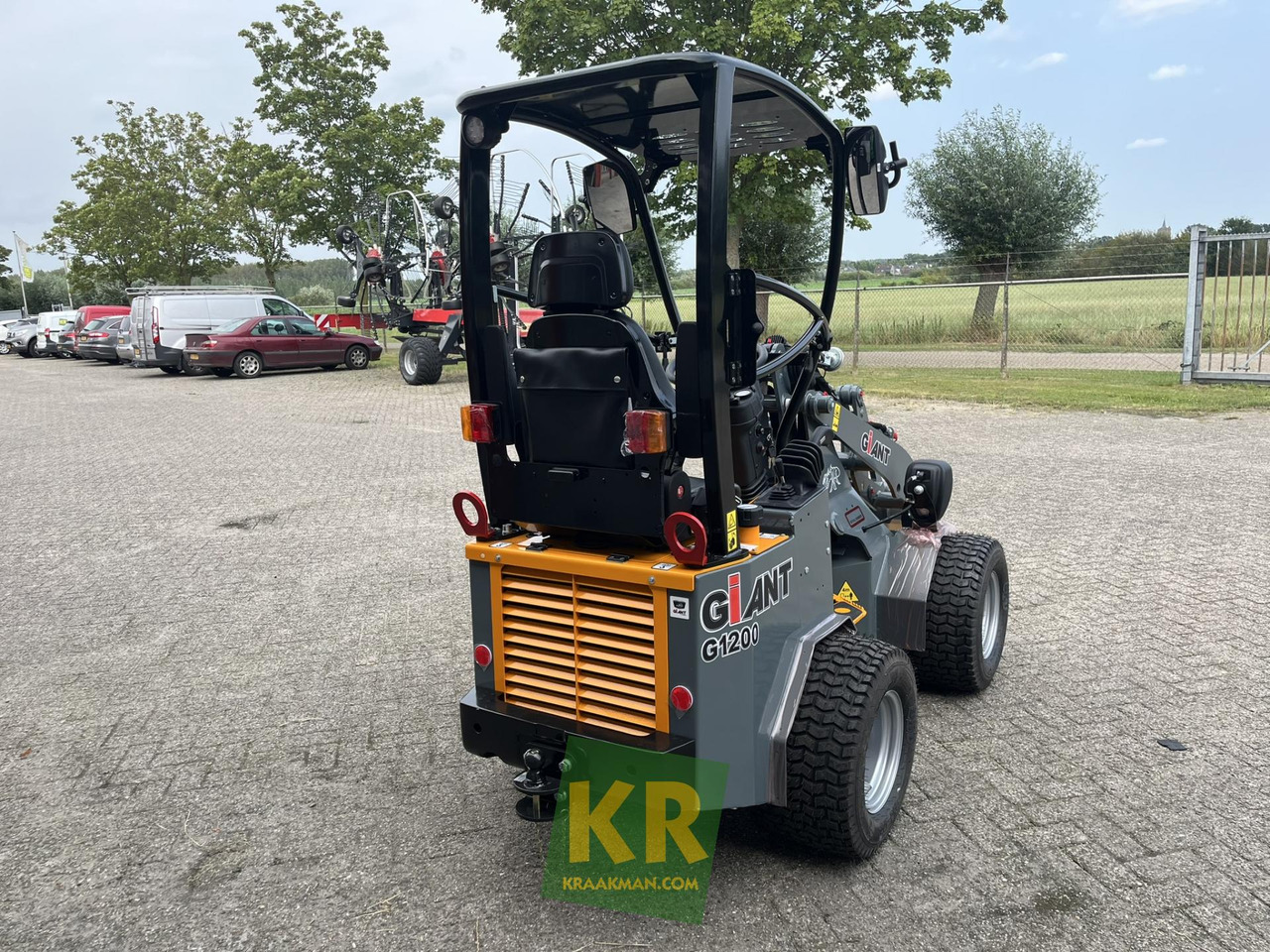 G1200 Giant - Compact loader: picture 4 G1200 Giant - Compact loader: picture 4