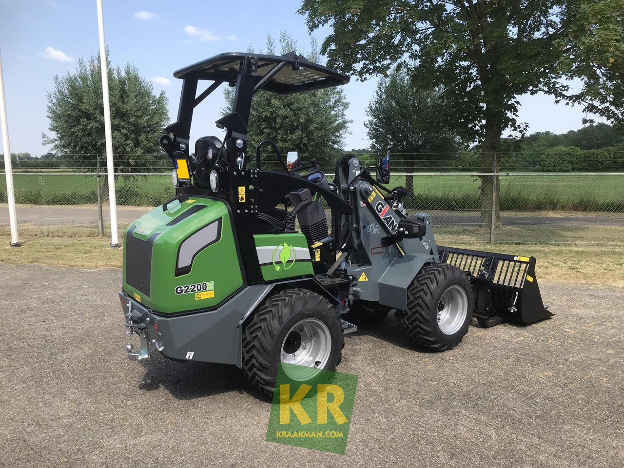 Giant G2200E - Compact loader: picture 3 Giant G2200E - Compact loader: picture 3