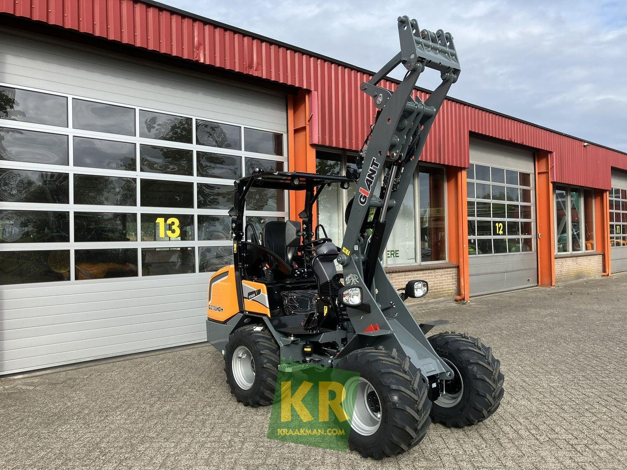 Giant G2700 HD+ - Compact loader: picture 3 Giant G2700 HD+ - Compact loader: picture 3