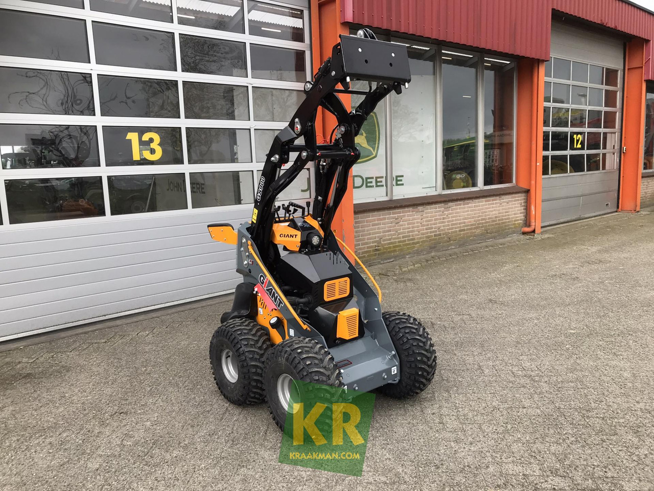 Giant GS900 - Skid steer loader: picture 3 Giant GS900 - Skid steer loader: picture 3
