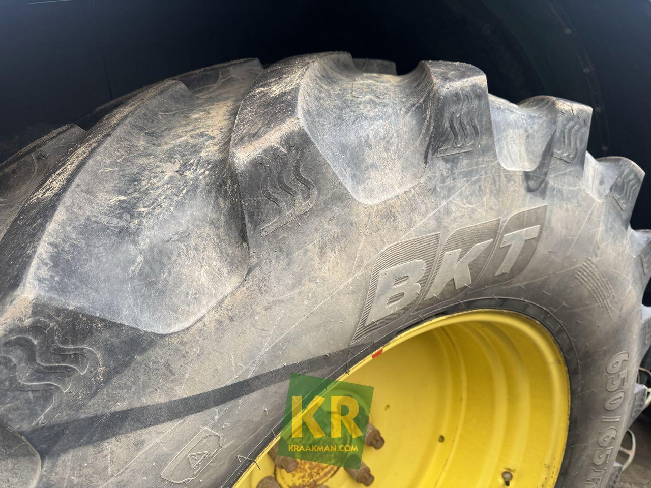 John Deere 6150R - Farm tractor: picture 5 John Deere 6150R - Farm tractor: picture 5