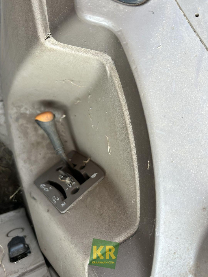 John Deere 6630 PREMIUM - Farm tractor: picture 1 John Deere 6630 PREMIUM - Farm tractor: picture 1