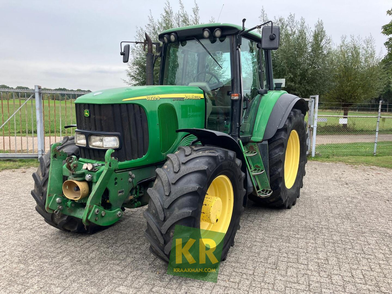 John Deere 6920 - Farm tractor: picture 1 John Deere 6920 - Farm tractor: picture 1