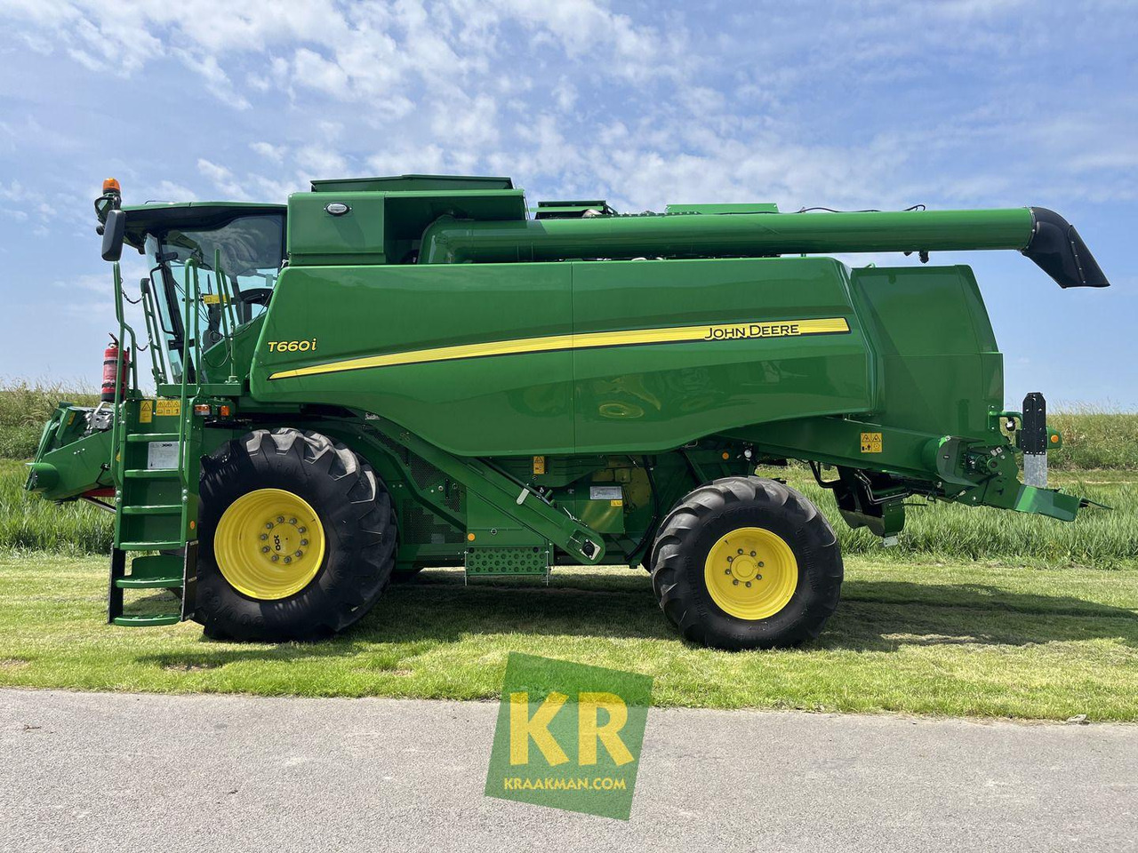 John Deere T660 - Combine harvester: picture 2 John Deere T660 - Combine harvester: picture 2