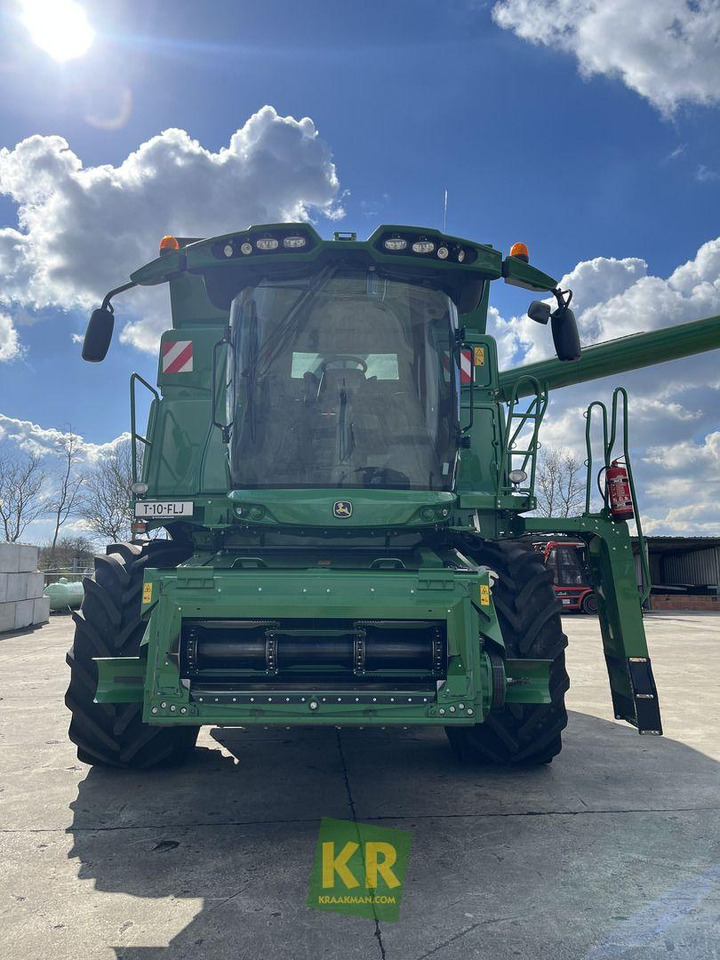 John Deere T660 - Combine harvester: picture 2 John Deere T660 - Combine harvester: picture 2