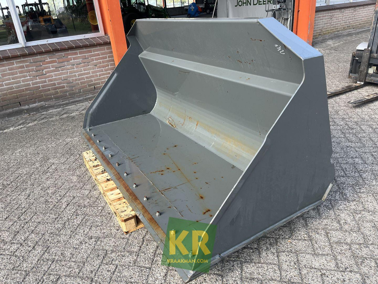Kramer 2400 HVF GRONDBAK - Loader bucket for Construction machinery: picture 1 Kramer 2400 HVF GRONDBAK - Loader bucket for Construction machinery: picture 1