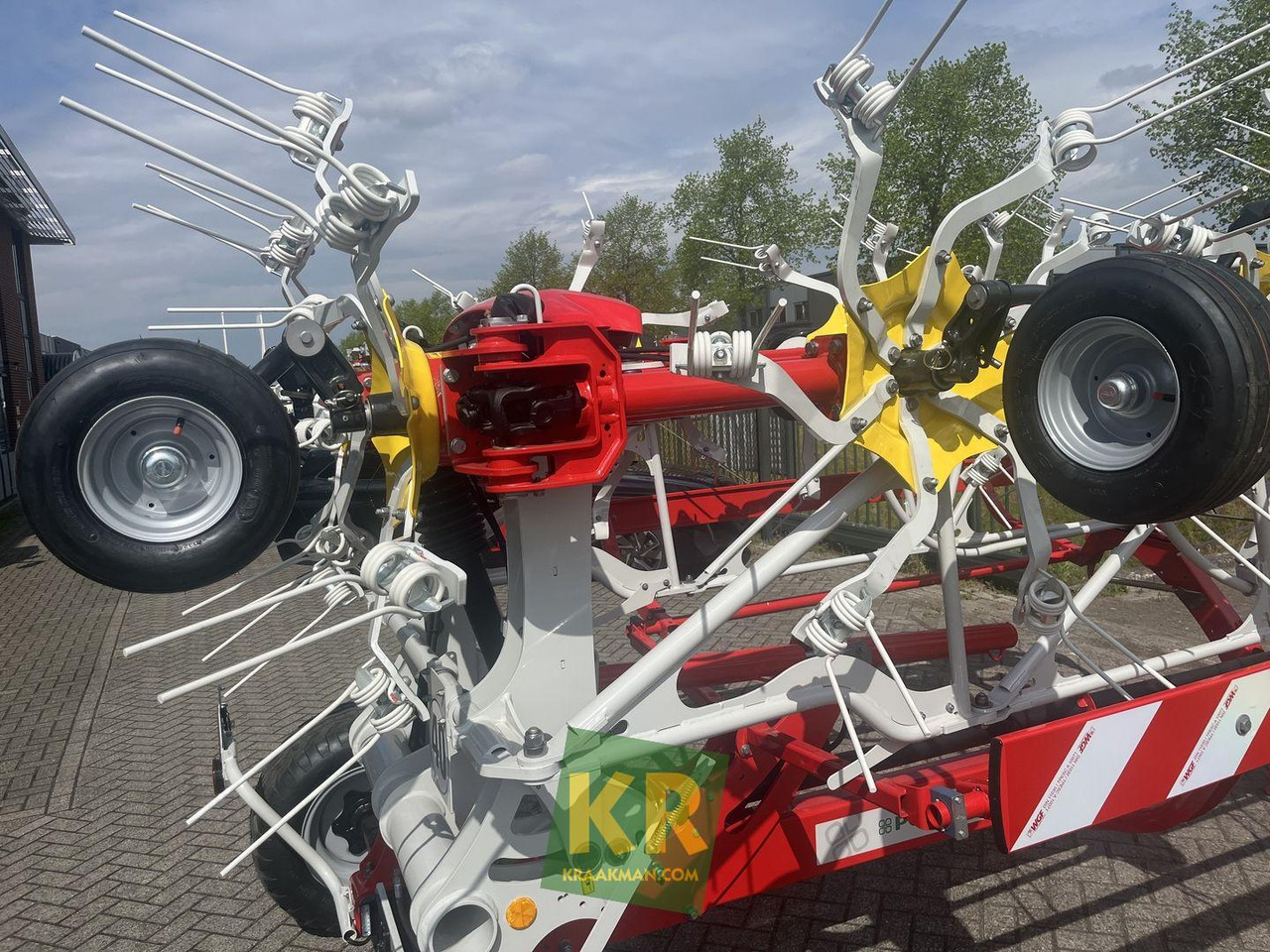 Pottinger HIT HT 11100 - Tedder/ Rake: picture 3 Pottinger HIT HT 11100 - Tedder/ Rake: picture 3