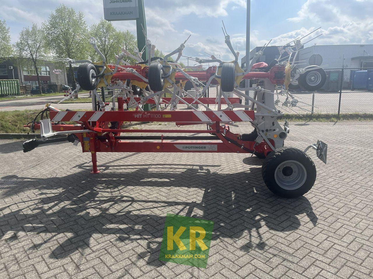 Pottinger HIT HT 11100 - Tedder/ Rake: picture 5 Pottinger HIT HT 11100 - Tedder/ Rake: picture 5