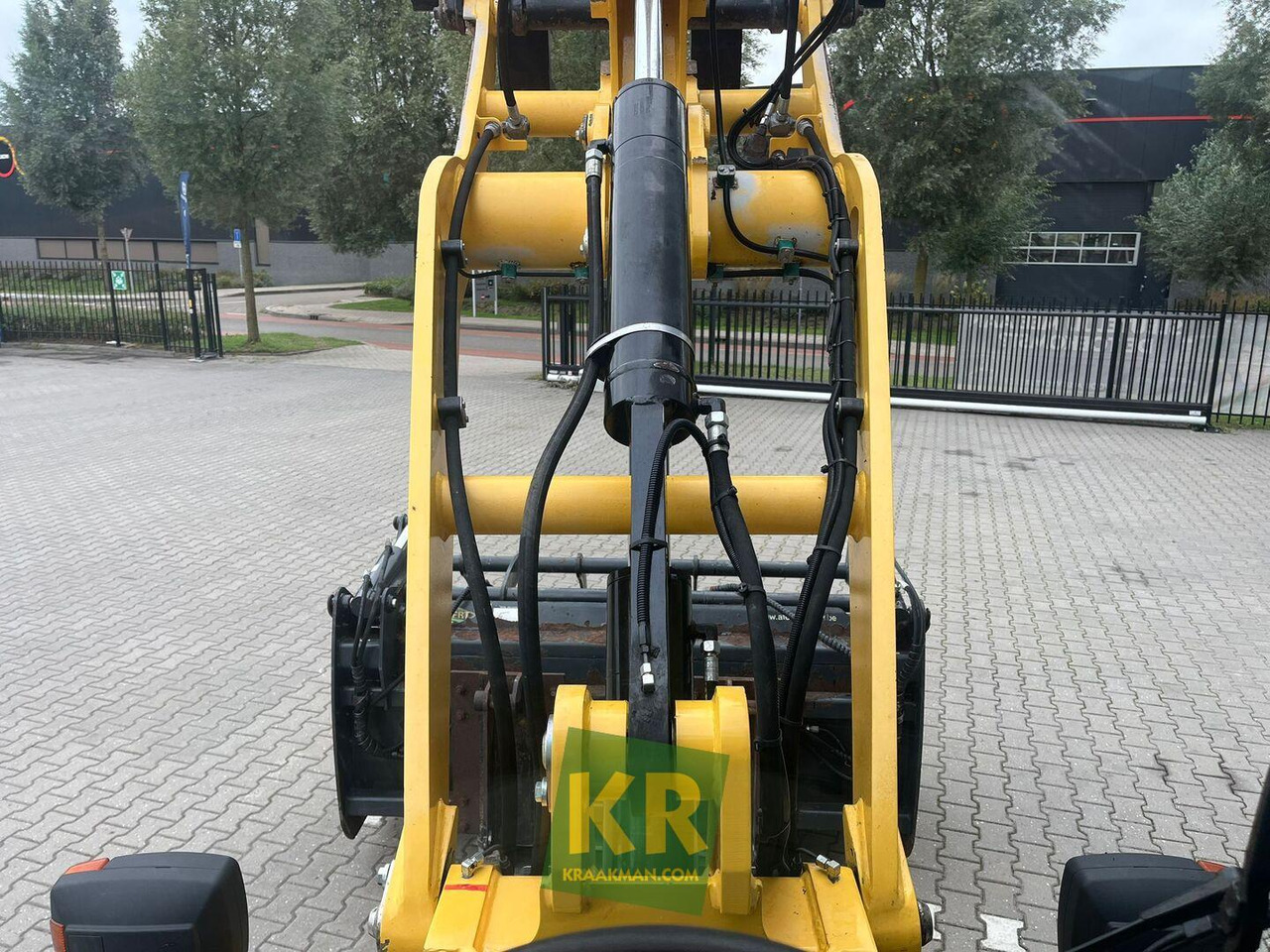 Yanmar V100 shovel  - Wheel loader: picture 5 Yanmar V100 shovel  - Wheel loader: picture 5