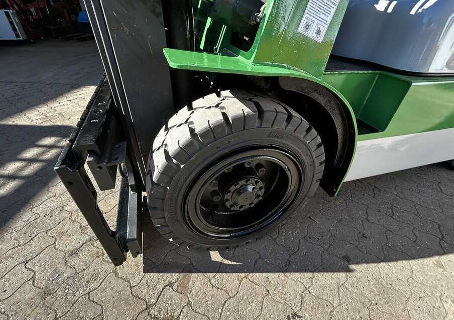 Artison FD35.48 - Diesel forklift: picture 3 Artison FD35.48 - Diesel forklift: picture 3