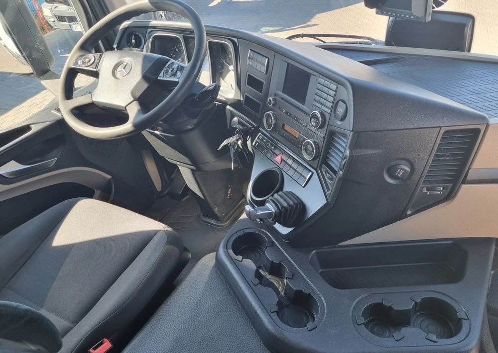 Mercedes-Benz Actros 1836 - Curtain side truck: picture 5 Mercedes-Benz Actros 1836 - Curtain side truck: picture 5