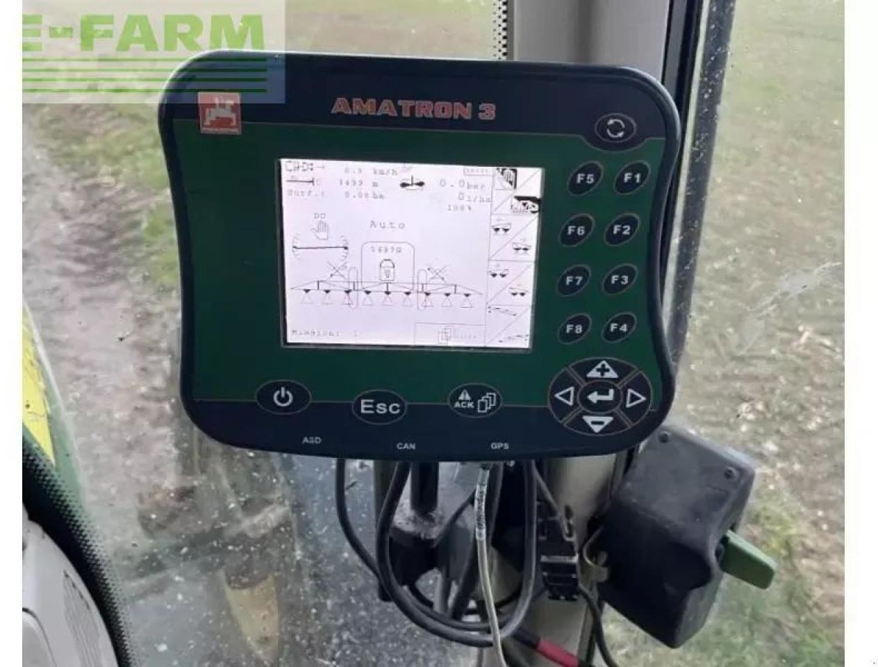 Amazone ux 3200 - Trailed sprayer: picture 3 Amazone ux 3200 - Trailed sprayer: picture 3