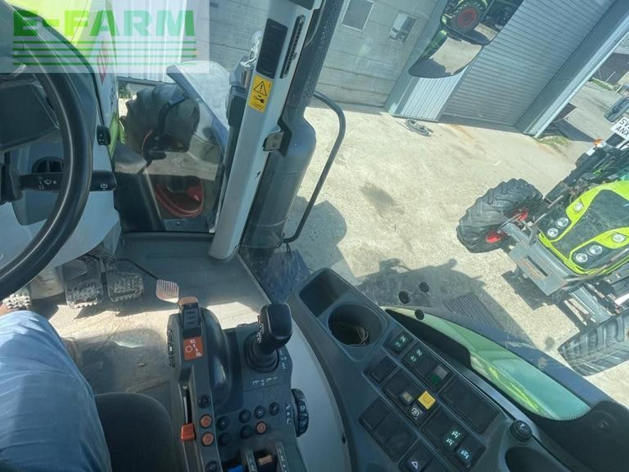 CLAAS ARION 630 CIS - Farm tractor: picture 4 CLAAS ARION 630 CIS - Farm tractor: picture 4