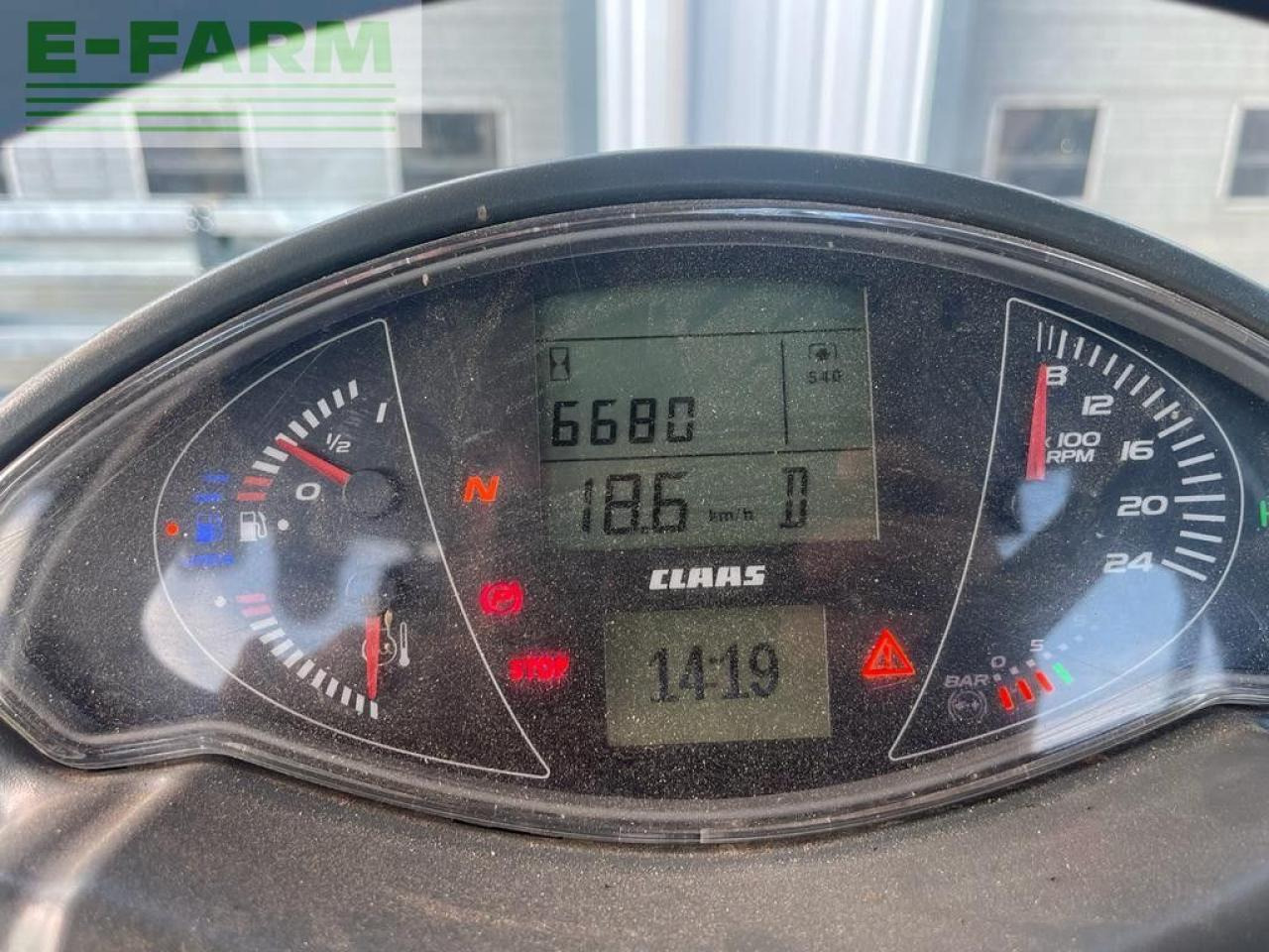 CLAAS ARION 630 CIS - Farm tractor: picture 5 CLAAS ARION 630 CIS - Farm tractor: picture 5