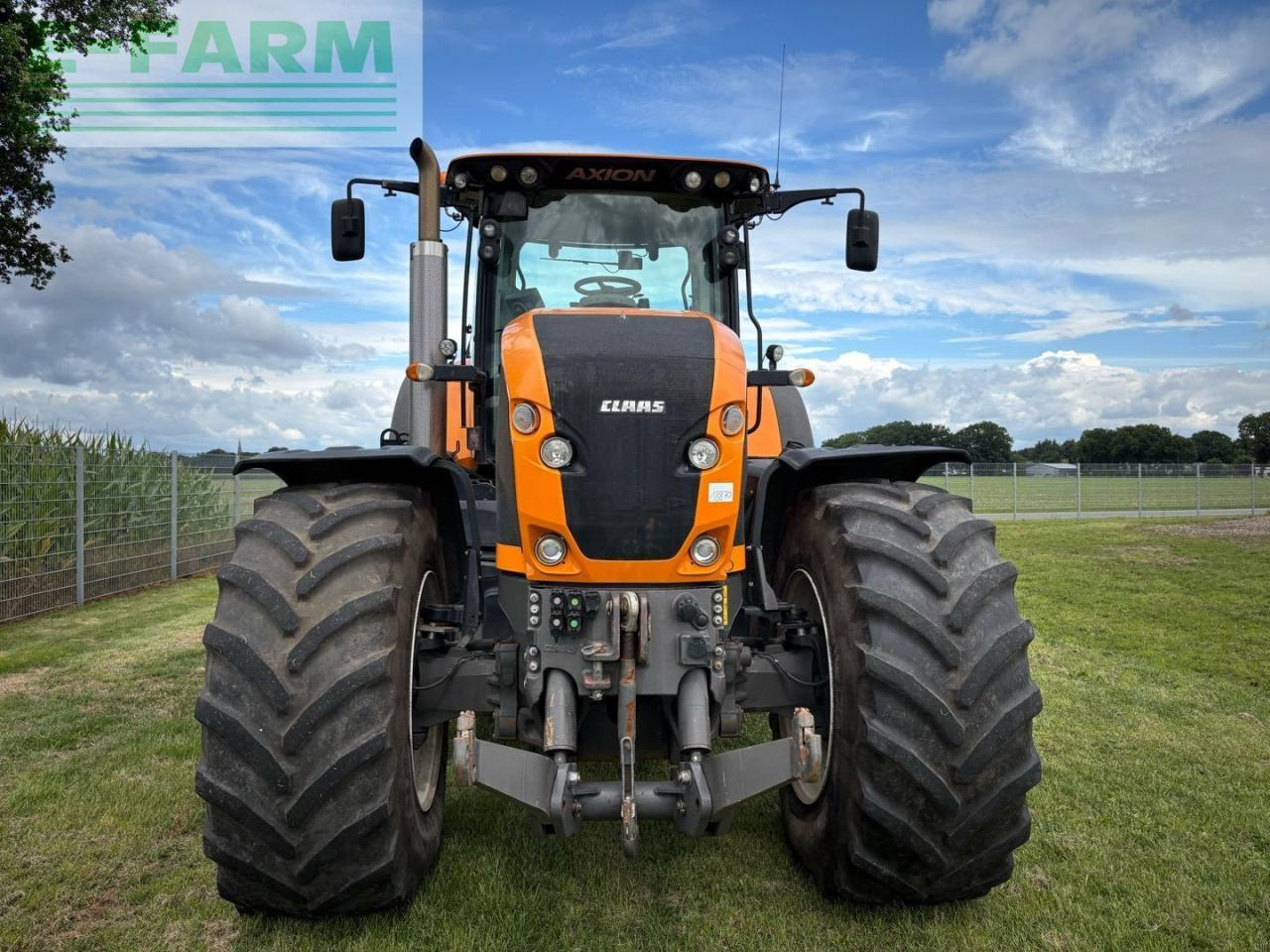 CLAAS AXION 920 with SCR - Farm tractor: picture 3 CLAAS AXION 920 with SCR - Farm tractor: picture 3