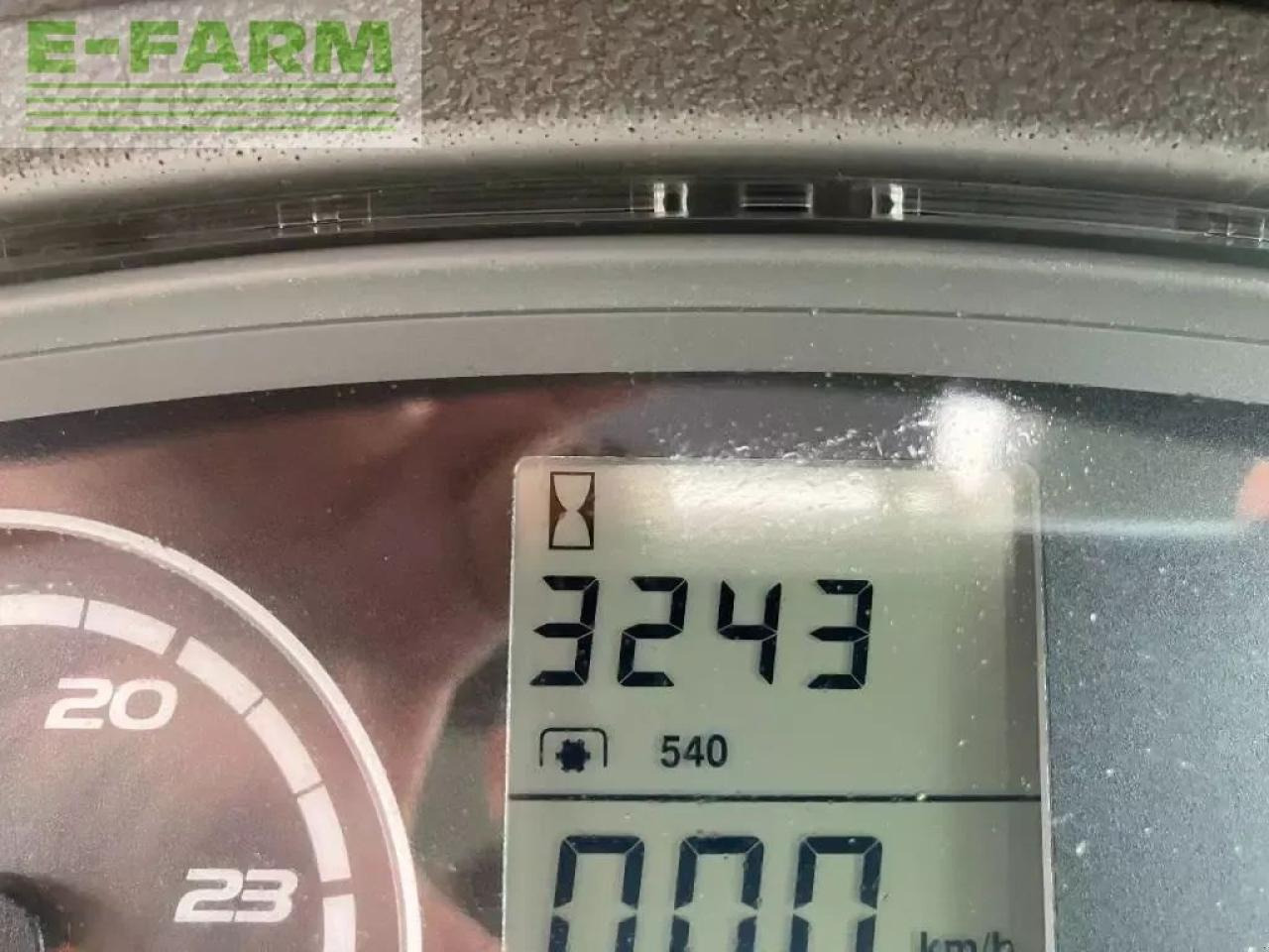 CLAAS arion 630 c C - Farm tractor: picture 5 CLAAS arion 630 c C - Farm tractor: picture 5