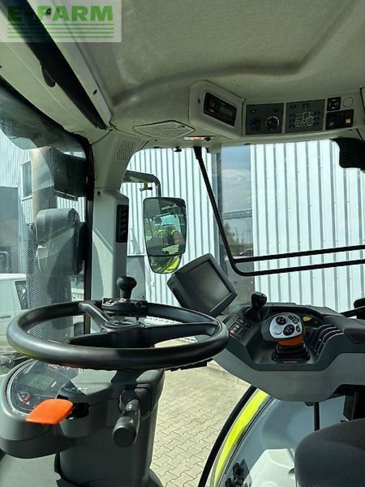 Farm tractor CLAAS arion 650 t3b: picture 10