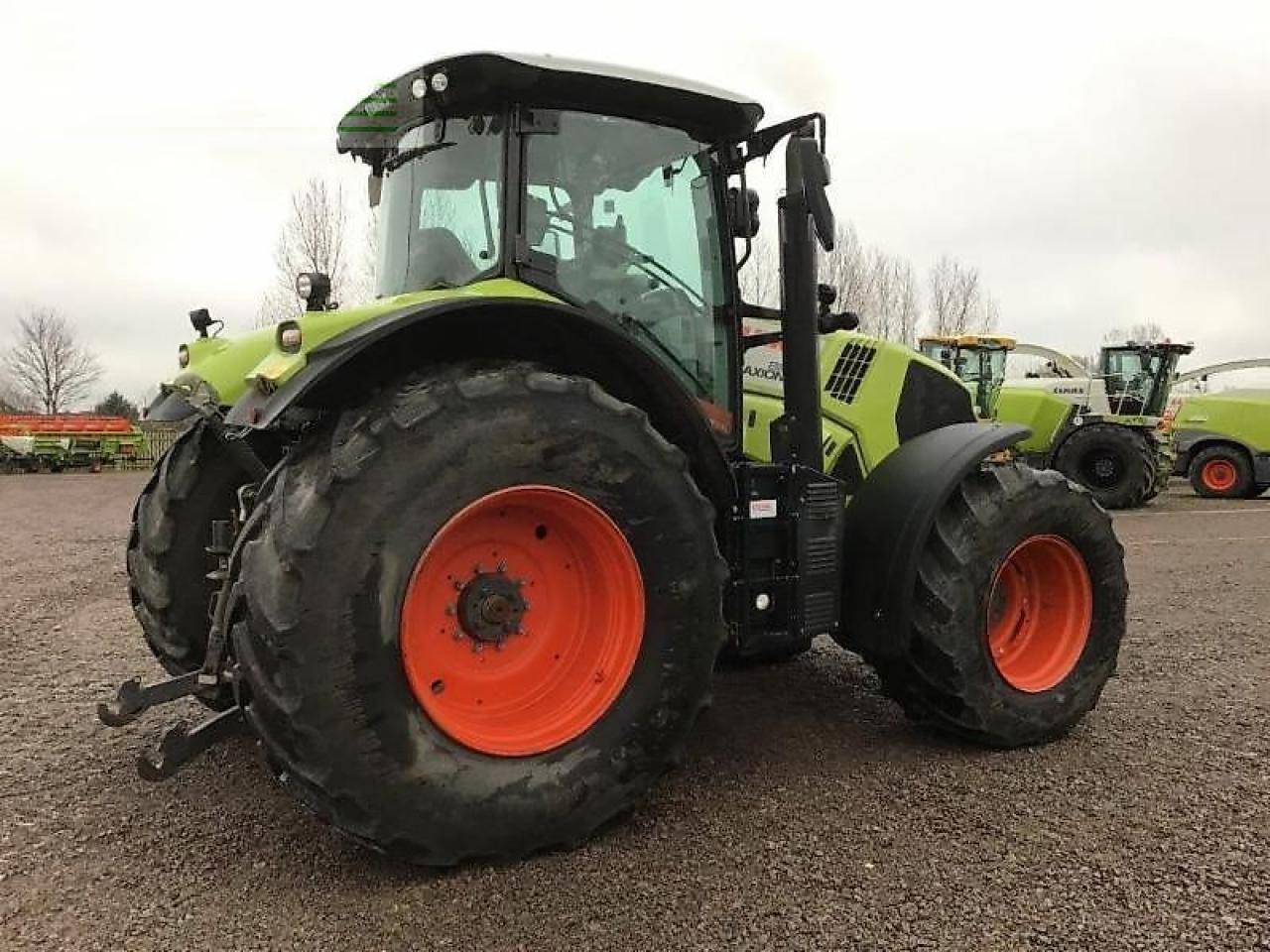CLAAS axion 810 - Farm tractor: picture 4 CLAAS axion 810 - Farm tractor: picture 4