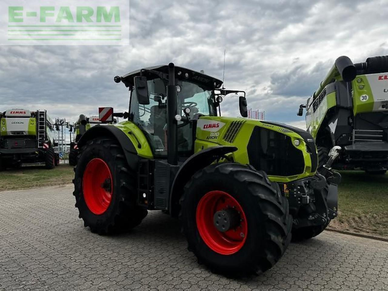 Farm tractor CLAAS axion 870: picture 8