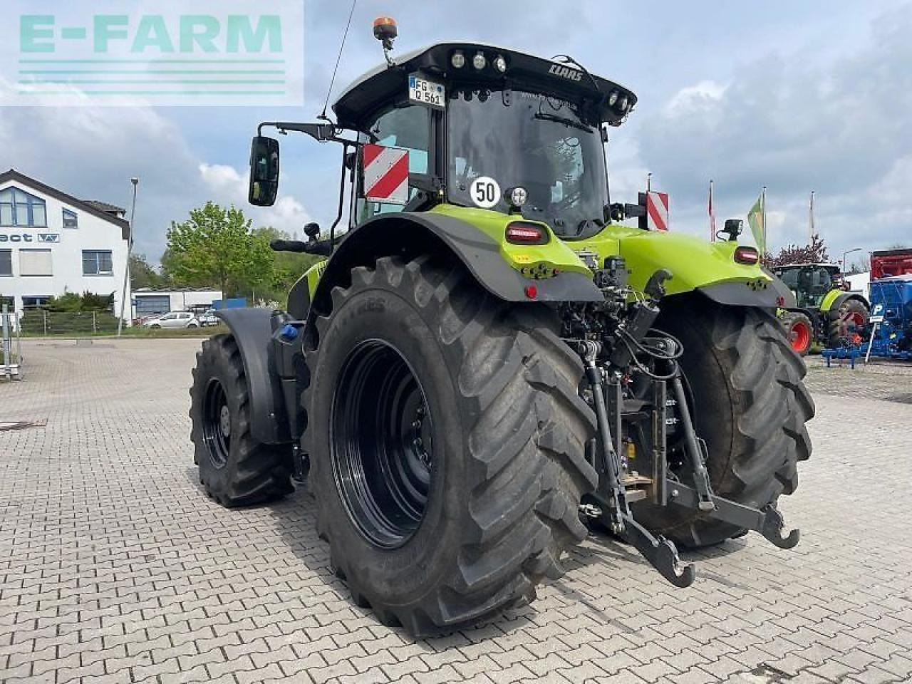 CLAAS axion 870 cmatic - stage v CMATIC - Farm tractor: picture 5 CLAAS axion 870 cmatic - stage v CMATIC - Farm tractor: picture 5
