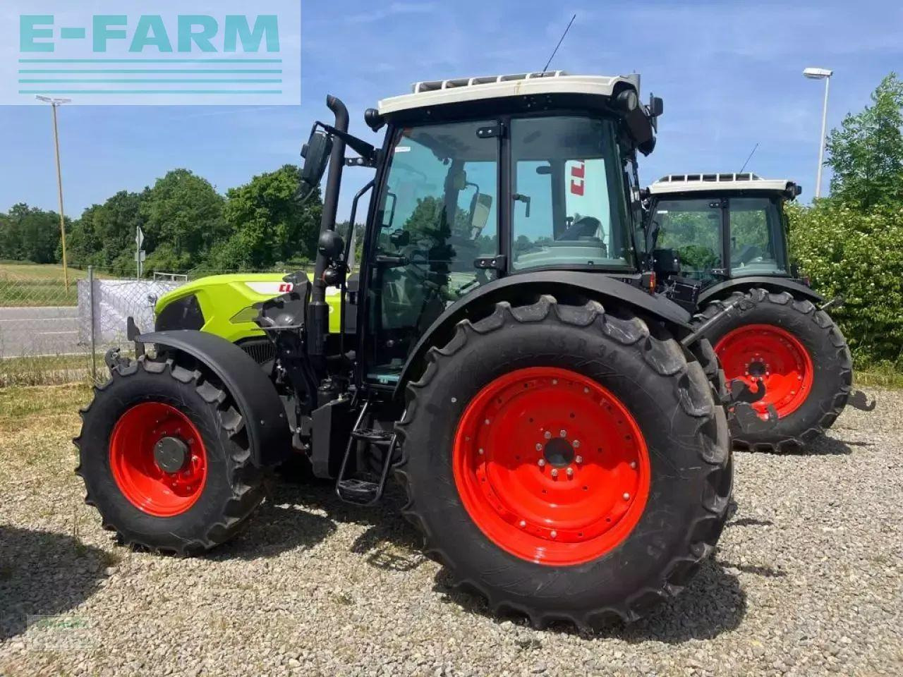 CLAAS axos 240 - Farm tractor: picture 2 CLAAS axos 240 - Farm tractor: picture 2