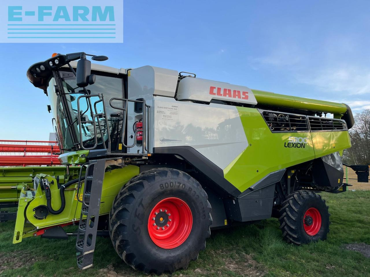 CLAAS lexion 5300 - Combine harvester: picture 1 CLAAS lexion 5300 - Combine harvester: picture 1