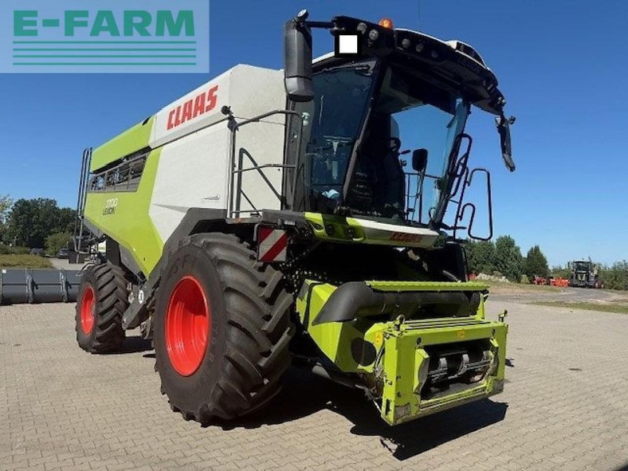 CLAAS lexion 7700 - Combine harvester: picture 1 CLAAS lexion 7700 - Combine harvester: picture 1